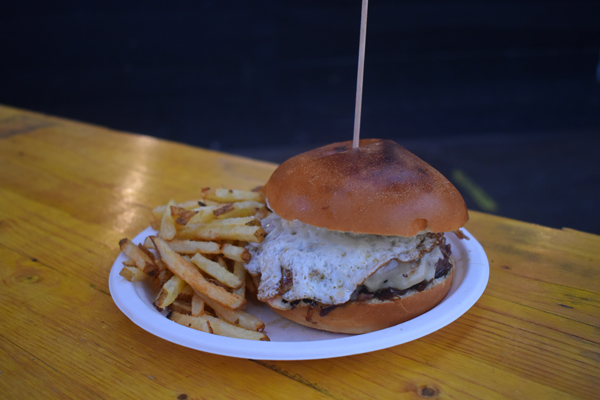 burghero-burger&chips